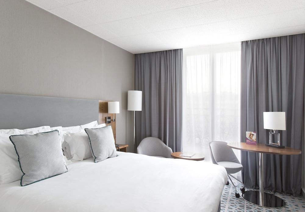 Crowne Plaza Paris Republique Room Type - Junior Suite, 1 King Bed