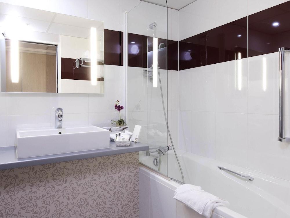 Mercure Paris 19 Philharmonie La Villette Room Type - Suite - 1 double bed and 1 double sofa bed