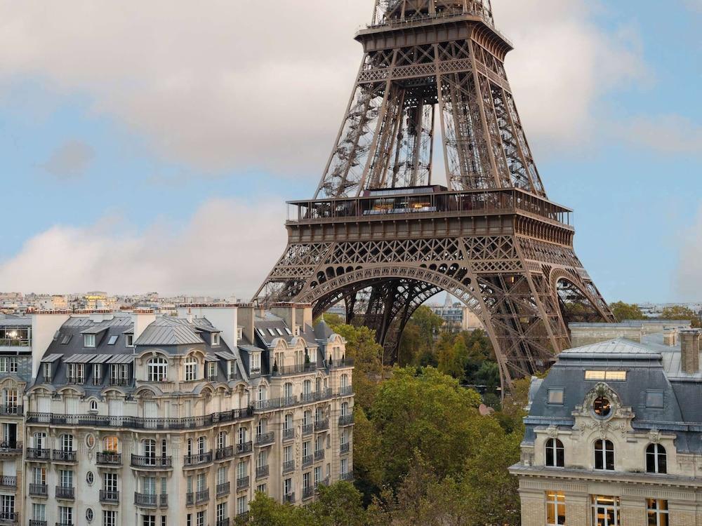 Pullman Paris Tour Eiffel Room Type - Deluxe Room, 1 King Bed, Balcony, Tower (HighFloor, Eiffel Tower View)