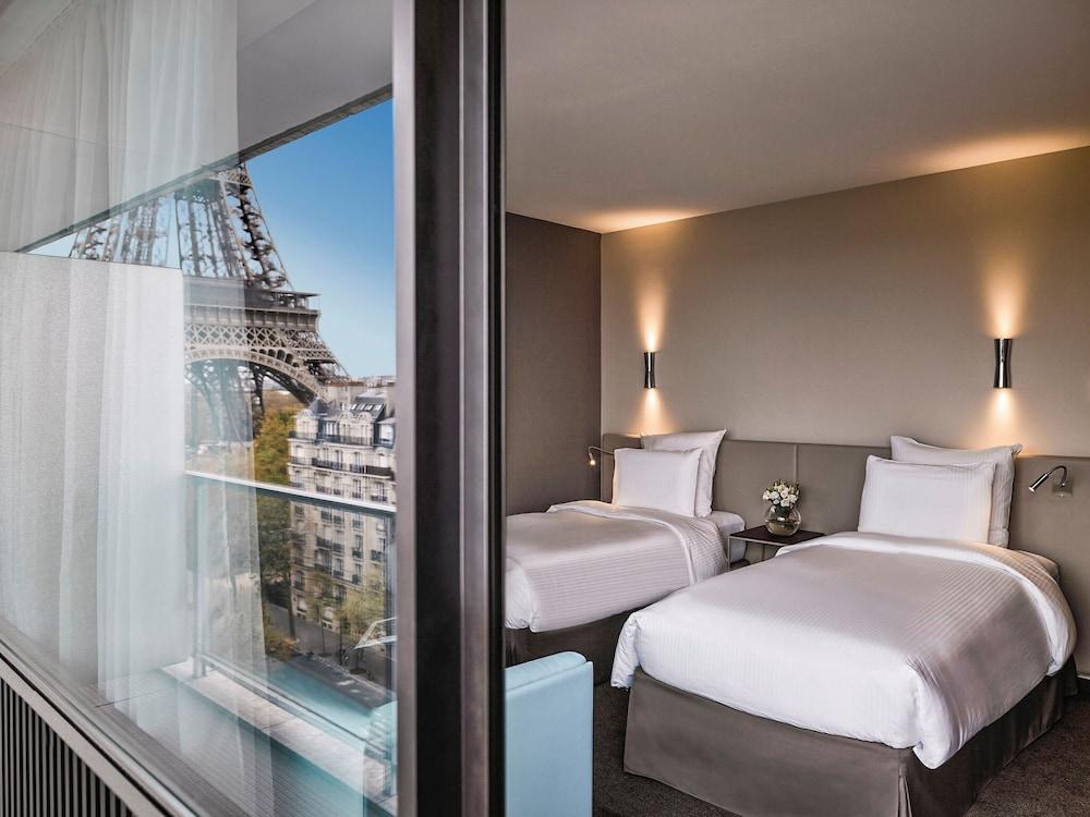 Pullman Paris Tour Eiffel Room Type - DELUXE ROOM, high floor, 2 single beds, 1 sofa bed, balcony, Eiffel Tower