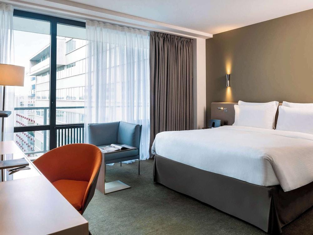 Pullman Paris Tour Eiffel Room Type - CLASSIC ROOM, 1 King Size Bed, Garden View, Balcony