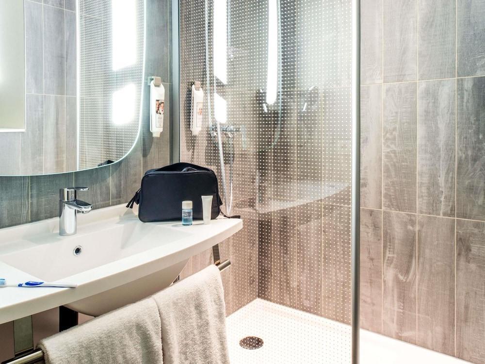 ibis Paris Gare De L'est Tgv Room Type - Standard Twin Room, 2 Twin Beds ibis Paris Gare De L'est Tgv Room Type - Standard Twin Room, 2 Twin Beds