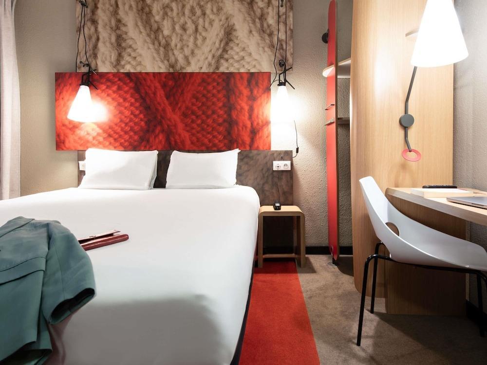 Ibis Paris Grands Boulevards Opera 9th Room Type - Standard Room with 1 double bed Ibis Paris Grands Boulevards Opera 9th Room Type - Standard Room with 1 double bed