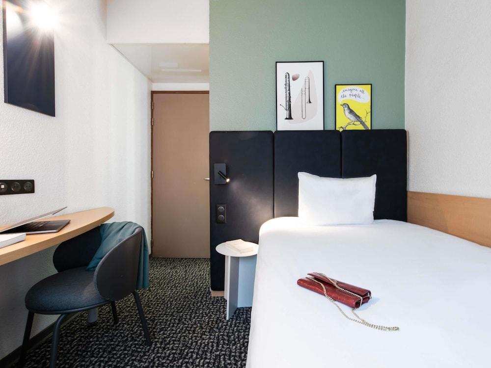 Ibis Paris Grands Boulevards Opera 9th Room Type - Standard Room with twin beds