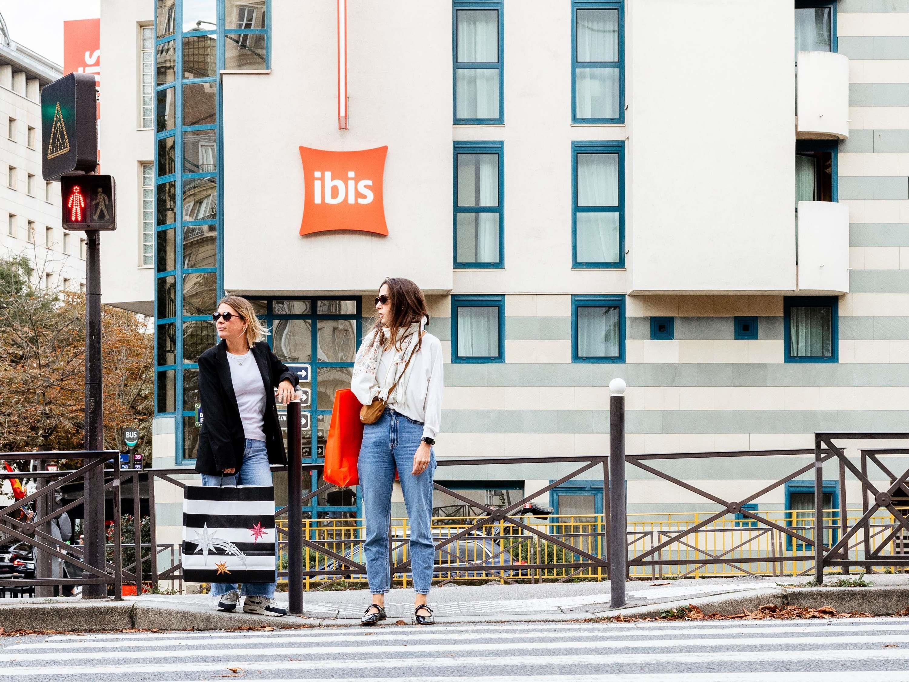 IBIS PARIS GARE MONTPARNASSE - Tap to explore photos