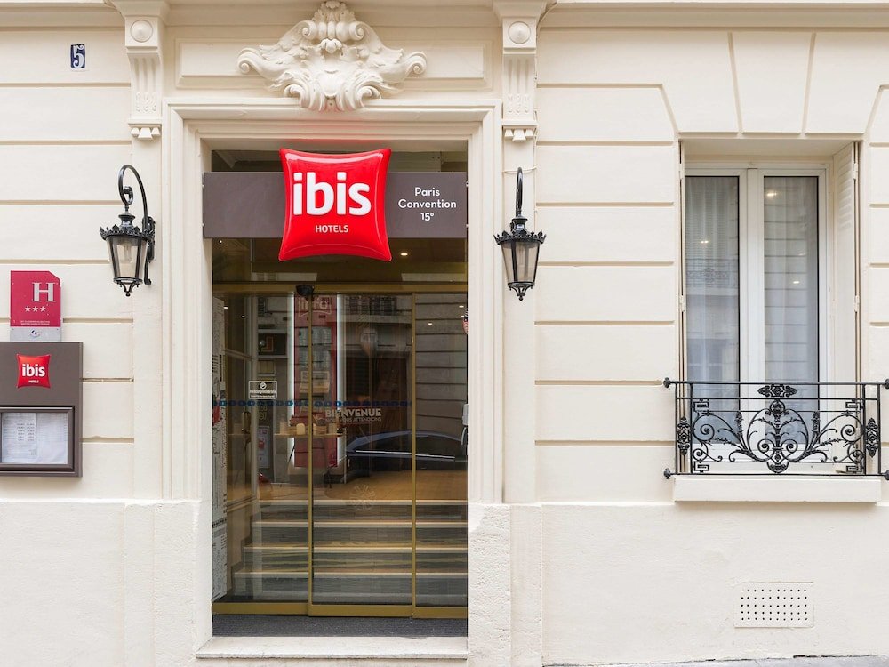 ibis Paris Vaugirard Porte de Versailles - Tap to explore photos