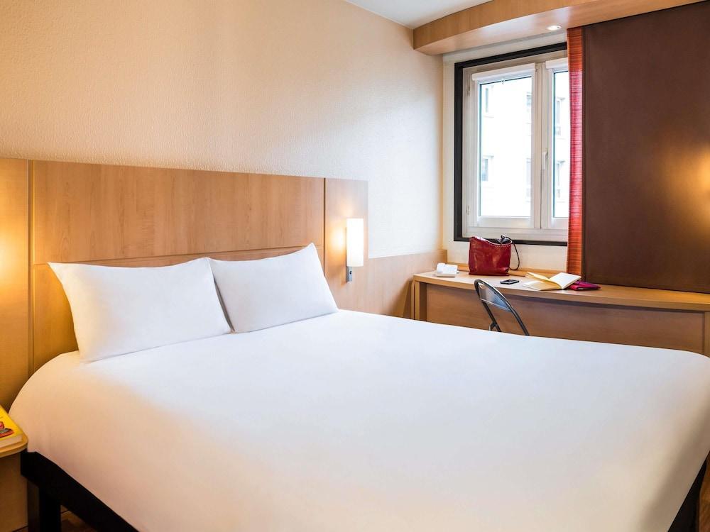 ibis Paris Pont De Suresnes Room Type - Standard room with 1 double bed