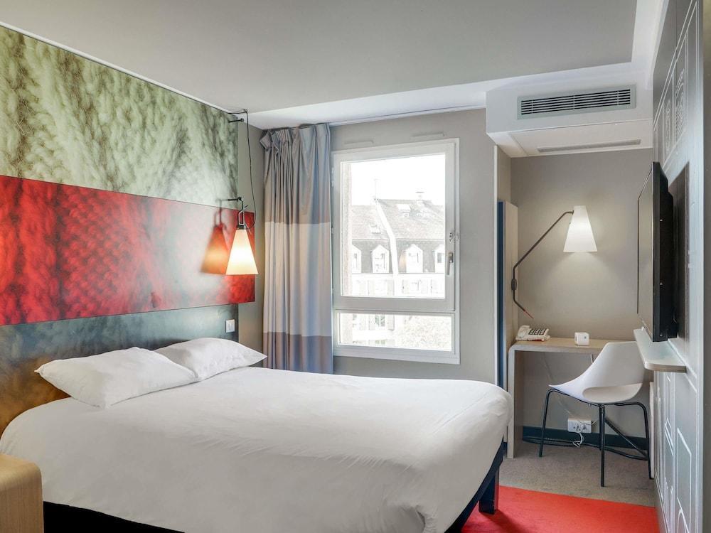ibis Paris Rueil Malmaison Room Type - Standard Room, Multiple Beds