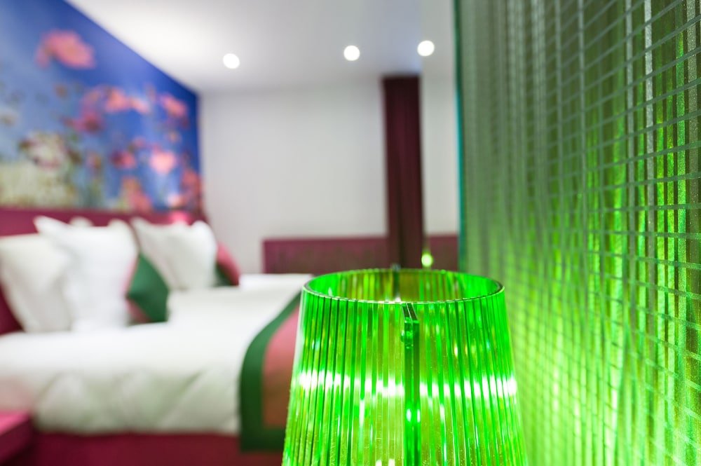 Hotel Les Jardins de Montmartre Room Type - Deluxe Room