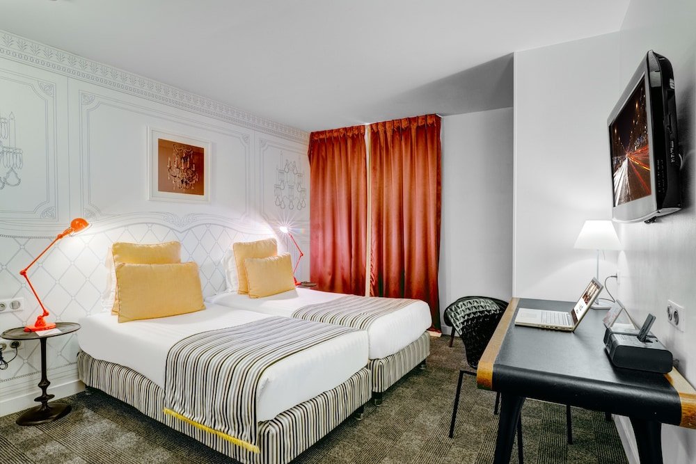 Hôtel Joyce - Astotel Room Type - Superior Twin Room - Complimentary soft minibar,Courtesy tray,Chromecast, Digital press