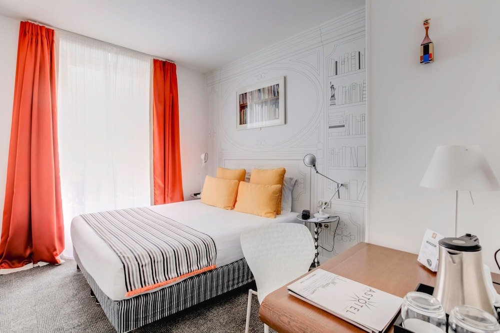 Hôtel Joyce - Astotel Room Type - Family Room ( 2 Rooms) - Complimentary soft minibar,Courtesy tray,Chromecast, Digital press