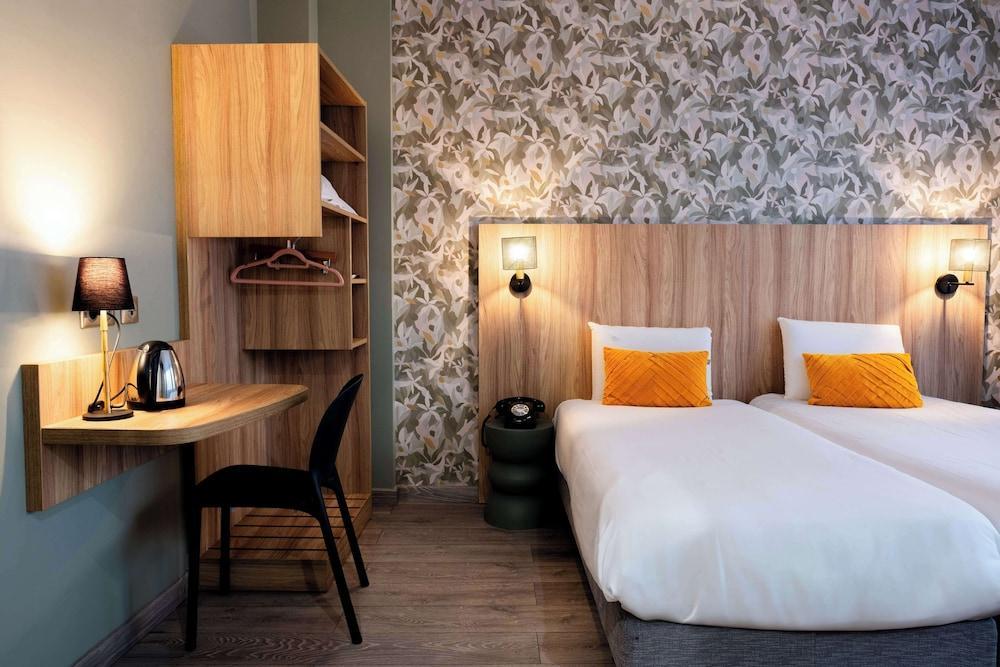 Hotel Kyriad Paris 10 Canal Saint Martin Room Type - Superior Room, 2 Twin Beds