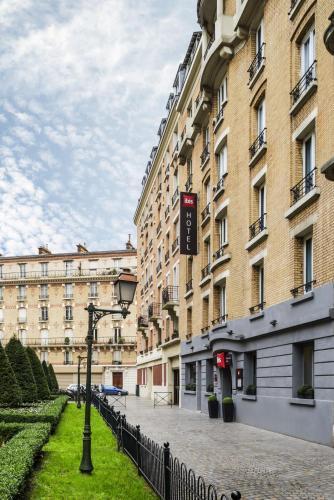 ibis Clichy Centre Mairie - Tap to explore photos
