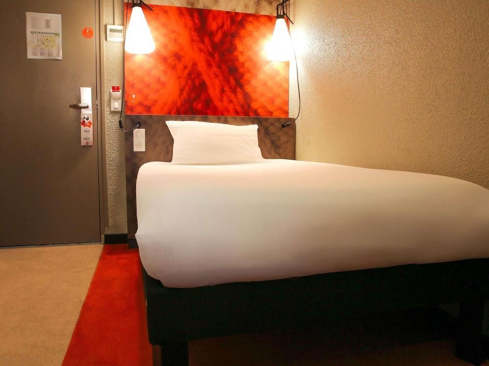 ibis Clichy Centre Mairie Room Type - Standard Room with Twin Beds