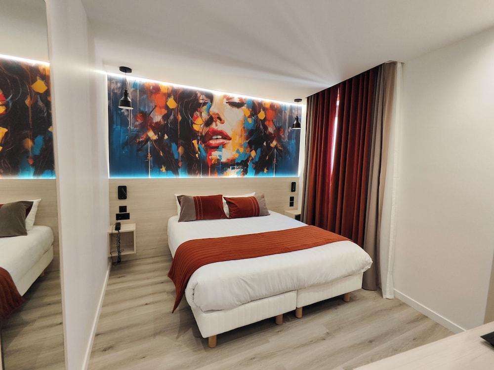 le 55 Montparnasse Hôtel Room Type - Deluxe Double Room