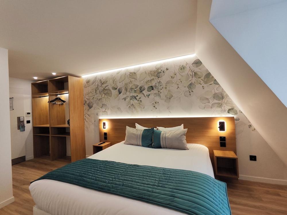 le 55 Montparnasse Hôtel Room Type - Executive Triple Room