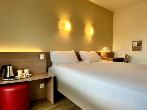 Campanile Hotel Paris Bercy Village - Tap to explore photos