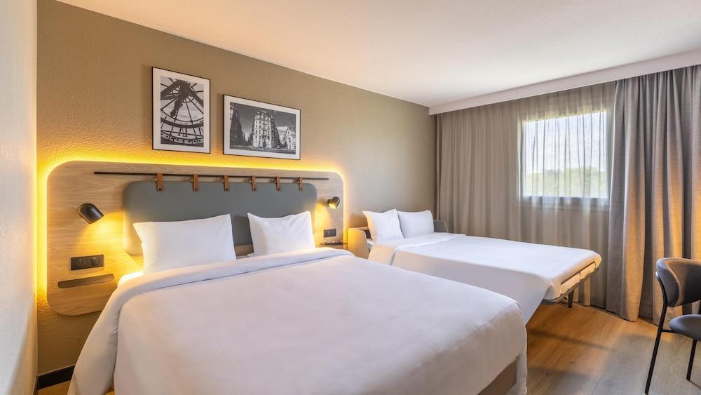 Campanile PRIME - Le Blanc Mesnil Room Type - Standard Room, Multiple Beds