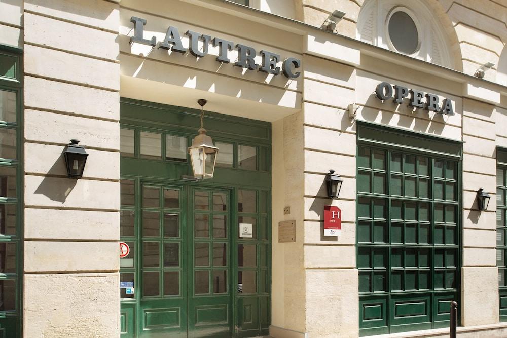 Lautrec Opera - Tap to explore photos