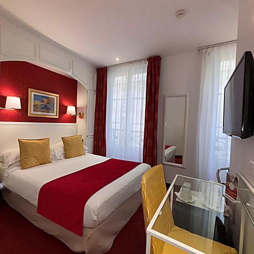 Austin's Saint Lazare Hotel Room Type - Adjacent Double Rooms Austin's Saint Lazare Hotel Room Type - Adjacent Double Rooms