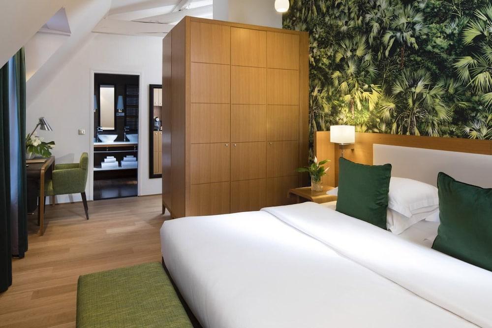Hotel Le Six Room Type - Signature Double Room