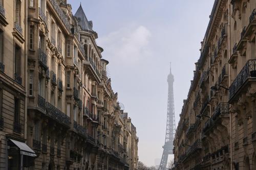 Plaza Tour Eiffel Hotel - Tap to explore photos