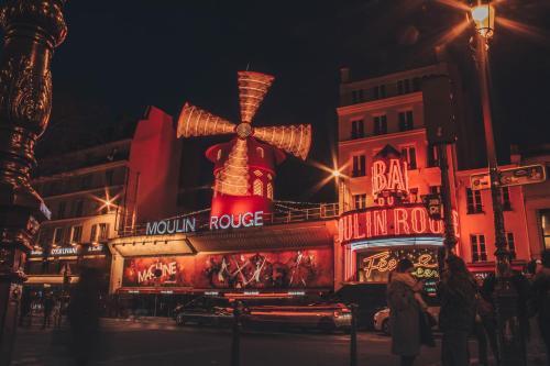 Avalon Hotel Paris Gare du Nord - Tap to explore photos