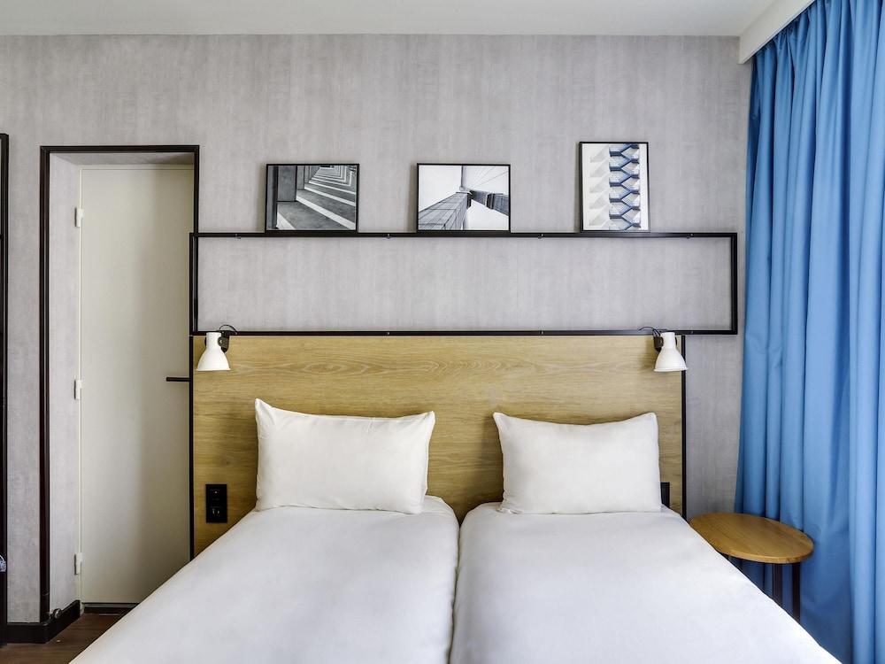 ibis Paris Levallois Perret - Tap to explore photos