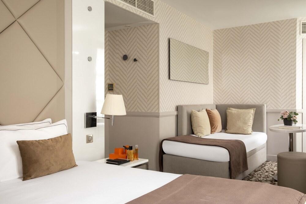 Hotel Longchamp Elysees Room Type - Deluxe Quadruple Room (Family)