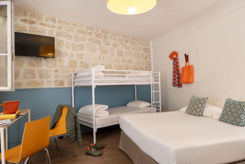Le Régent Montmartre by Hiphophostels Room Type - Quadruple Room