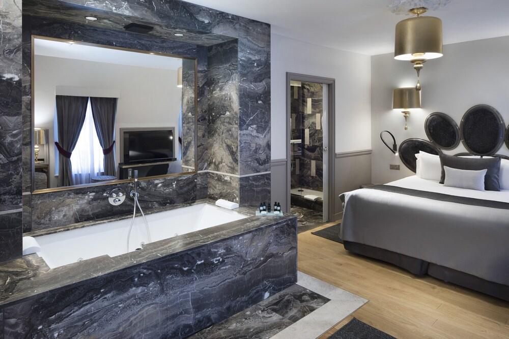 Hotel Lumen Paris Louvre - Tap to explore photos