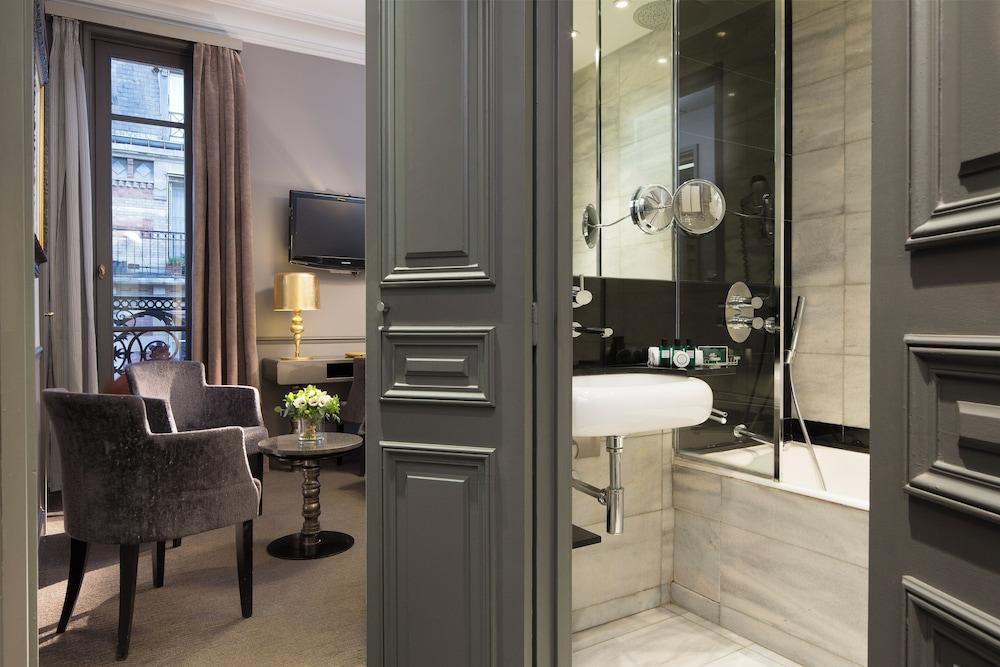 Hotel Lumen Paris Louvre Room Type - Superior Room, Balcony Hotel Lumen Paris Louvre Room Type - Superior Room, Balcony