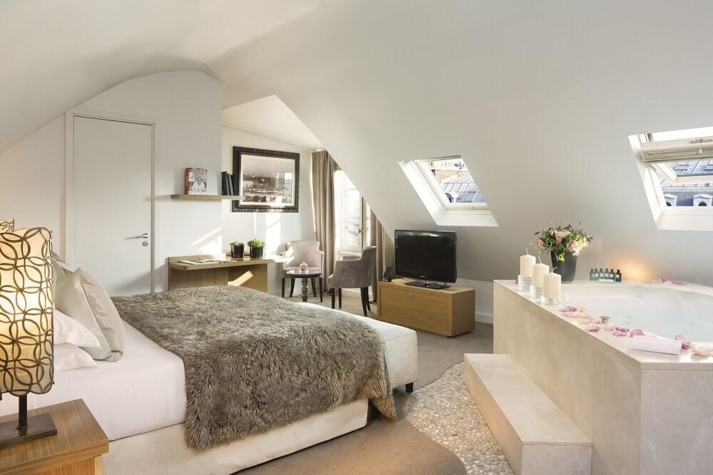 Hotel Lumen Paris Louvre Room Type - Junior Suite (Pyramides) Hotel Lumen Paris Louvre Room Type - Junior Suite (Pyramides)