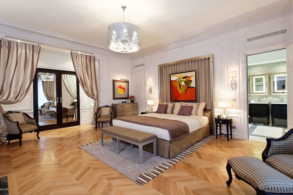 Majestic Hotel - SPA Champs Elysées Room Type - Suite Prestige Majestic Hotel - SPA Champs Elysées Room Type - Suite Prestige