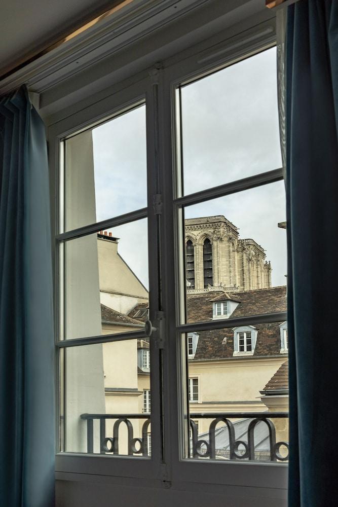 Maison Colbert, member of Meliá Collection  Notre-Dame - Tap to explore photos