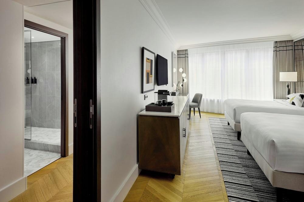 Paris Marriott Champs Elysees Hotel Room Type - Two-Bedroom Family Suite with Atrium View