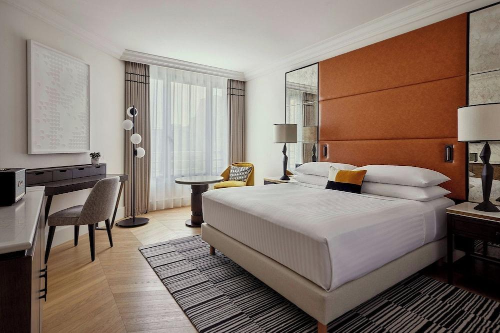Paris Marriott Champs Elysees Hotel Room Type - Deluxe King Room