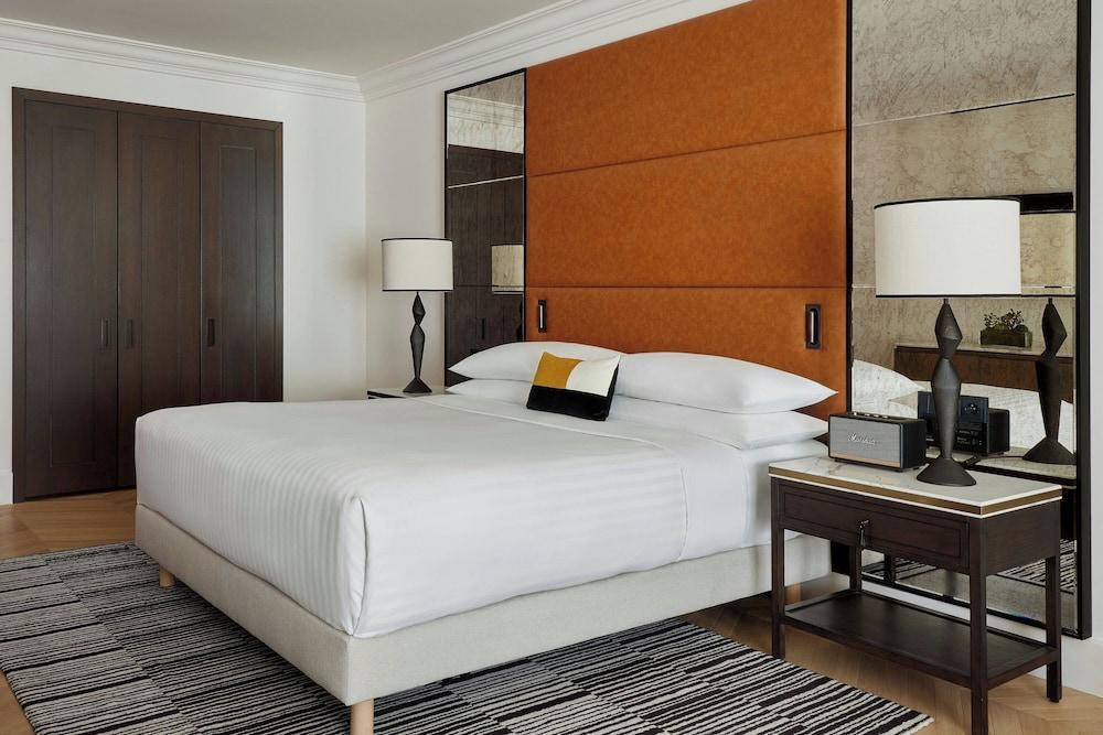 Paris Marriott Champs Elysees Hotel Room Type - Deluxe Queen Room