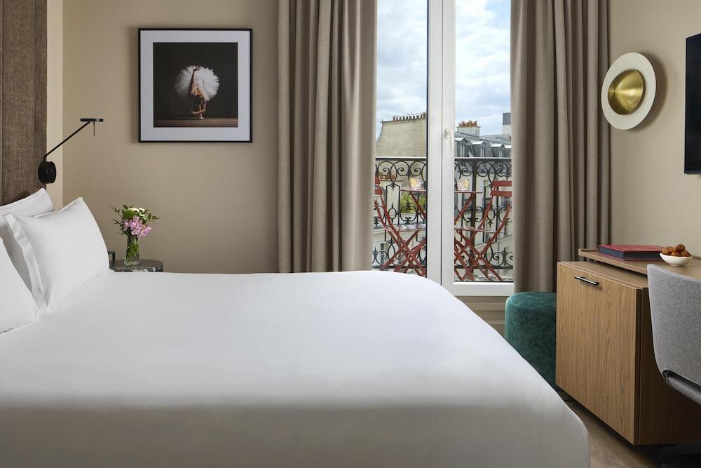 NH Paris Opera Faubourg Room Type - Standard with Balcony