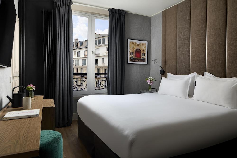 NH Paris Opera Faubourg Room Type - Standard Room