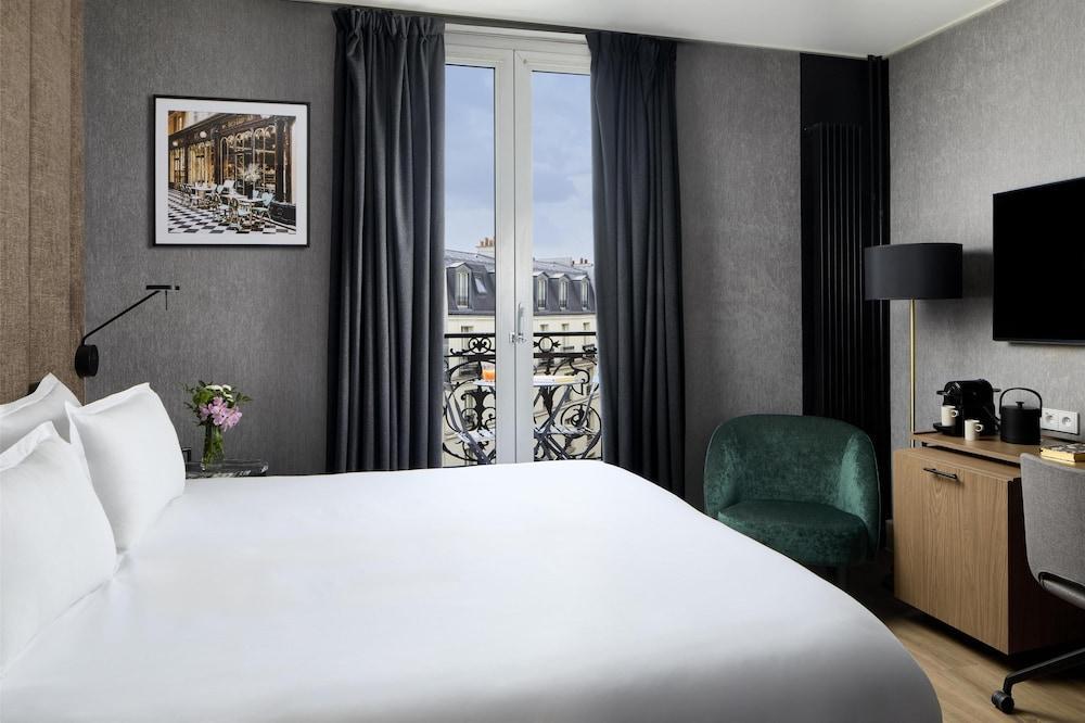NH Paris Opera Faubourg Room Type - Superior Room with Balcony NH Paris Opera Faubourg Room Type - Superior Room with Balcony