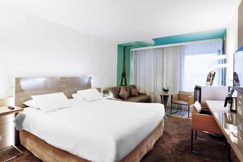Mercure Paris Vaugirard Porte de Versailles - Tap to explore photos