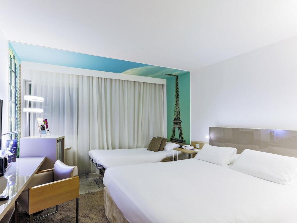 Mercure Paris Vaugirard Porte de Versailles - Tap to explore photos