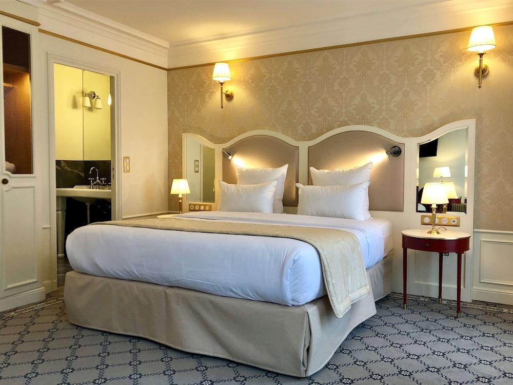 Hotel Mayfair Room Type - Deluxe Room