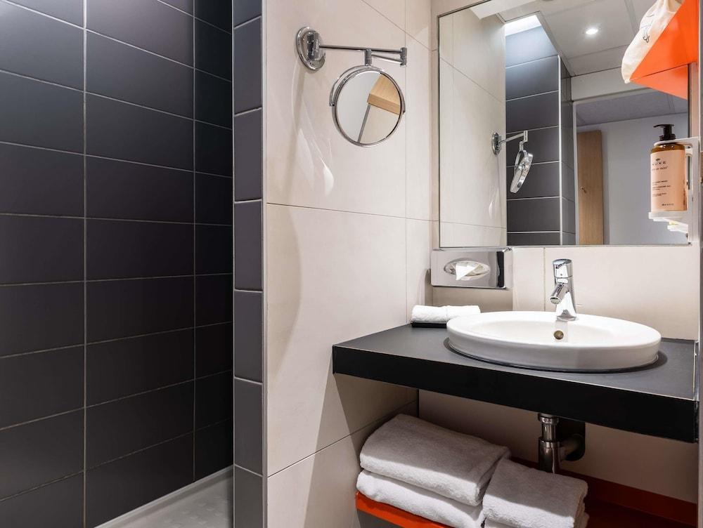 Mercure Paris Gare De Lyon TGV Room Type - Privilege, Premium Double Room, 1 Double Bed