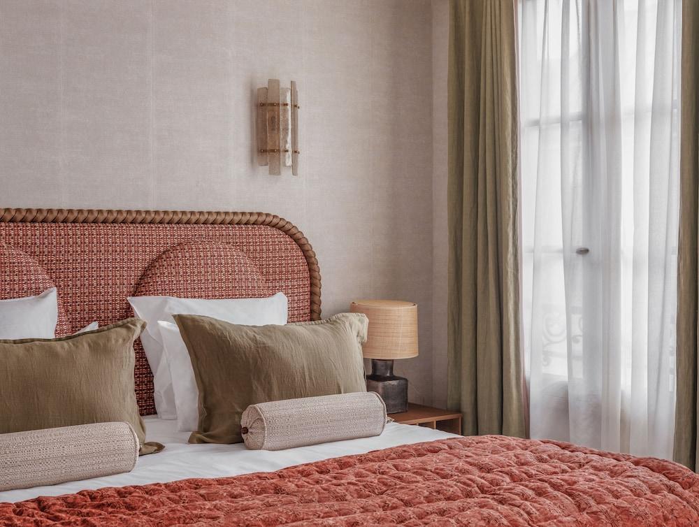 Hotel Suzie Blue Room Type - CLASSIC ROOM