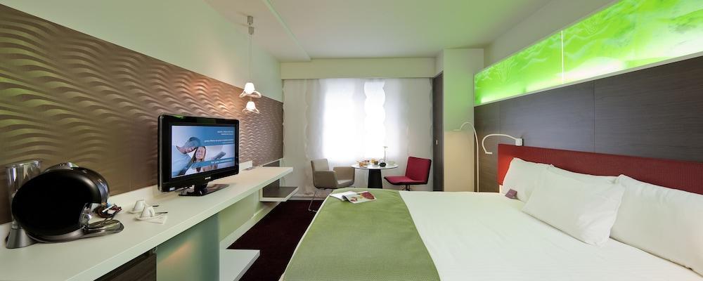 Mercure Paris La Defense Grande Arche Room Type - Classic Room with 1 double bed