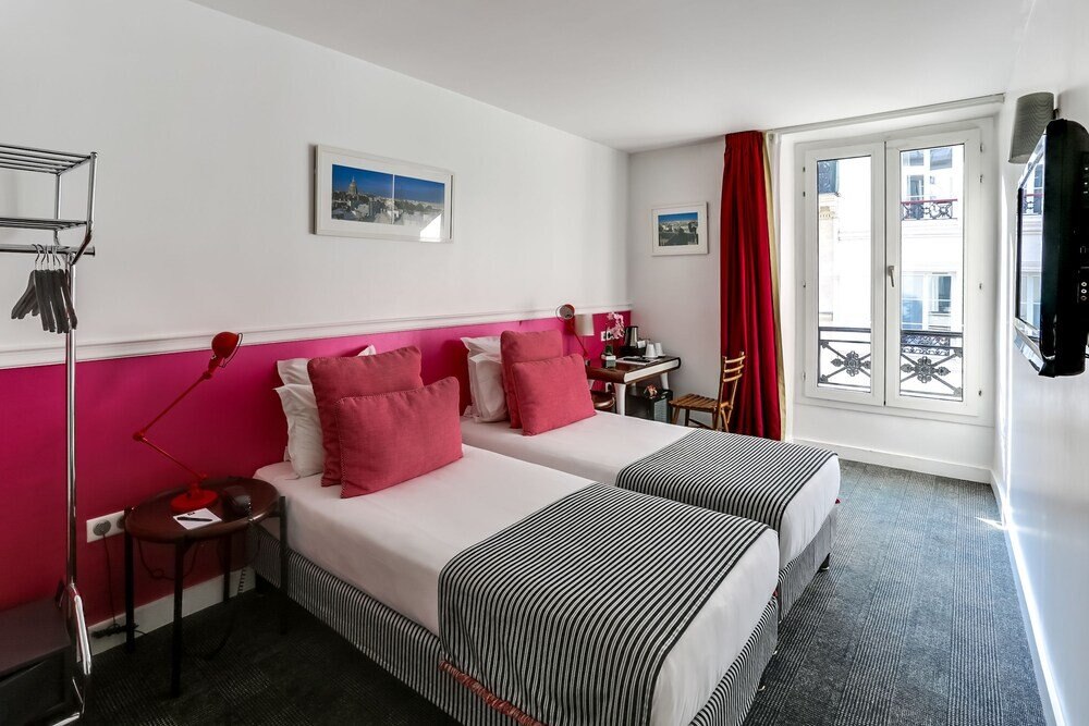 Hôtel Monterosa - Astotel Room Type - Twin Room - Complimentary soft minibar,courtesy tray,Chromecast, digital press