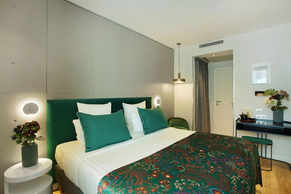 Le Basile Hôtel Room Type - Family Quadruple Room Le Basile Hôtel Room Type - Family Quadruple Room
