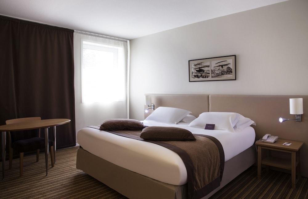 Mercure Paris Roissy Charles de Gaulle - Tap to explore photos